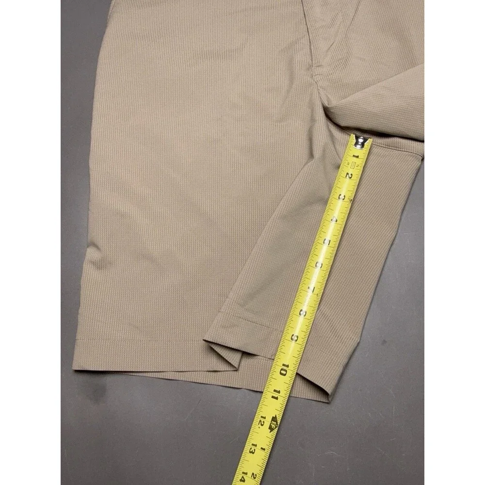 Southern Tide Club Tech Khaki Golf Shorts Size 38